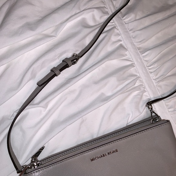 Michael kors cross body - Picture 3 of 6